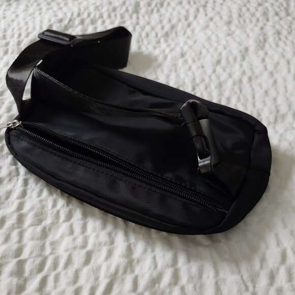 SAPPORO Waist Bag BNIP Black Belt Bag One Size Fits Most Gold Star - Picture 4 of 5